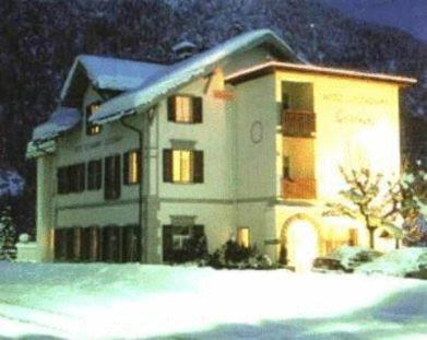 Hotel Grischuna Filisur Exterior photo